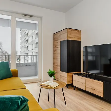 Shortstaypoland Komputerowa * ワルシャワ